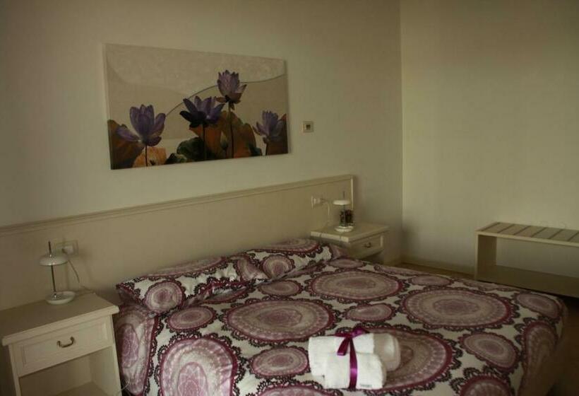 اتاق استاندارد با چشم‌انداز دریاچه, Agriturismo Nonna Bettina