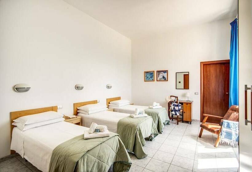Номер Стандарт Трехместный, Villa Mg