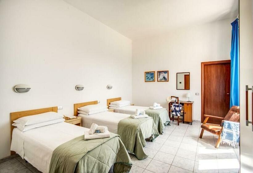 Номер Стандарт Трехместный, Villa Mg