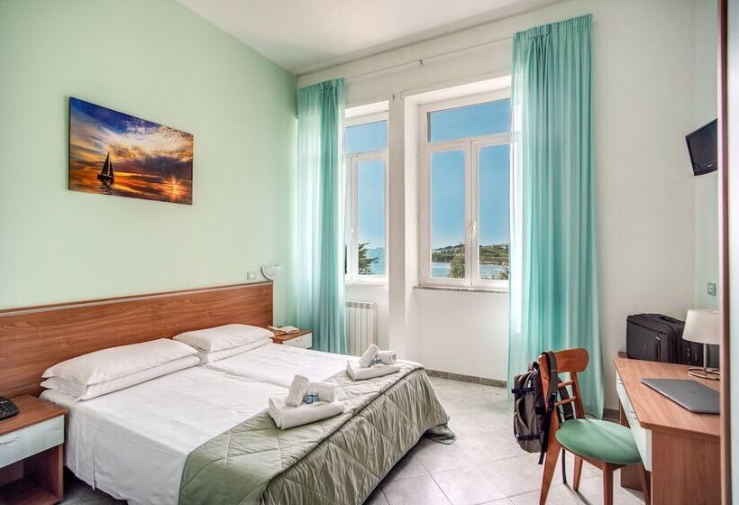 Номер Стандарт Трехместный, Villa Mg