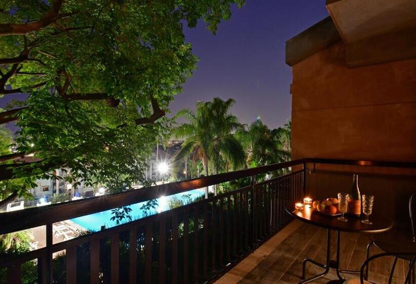 اتاق استاندارد با چشم‌انداز استخر, Amaranda B&b