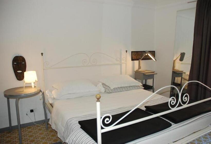 اتاق استاندارد سه نفره, Virginias B&b