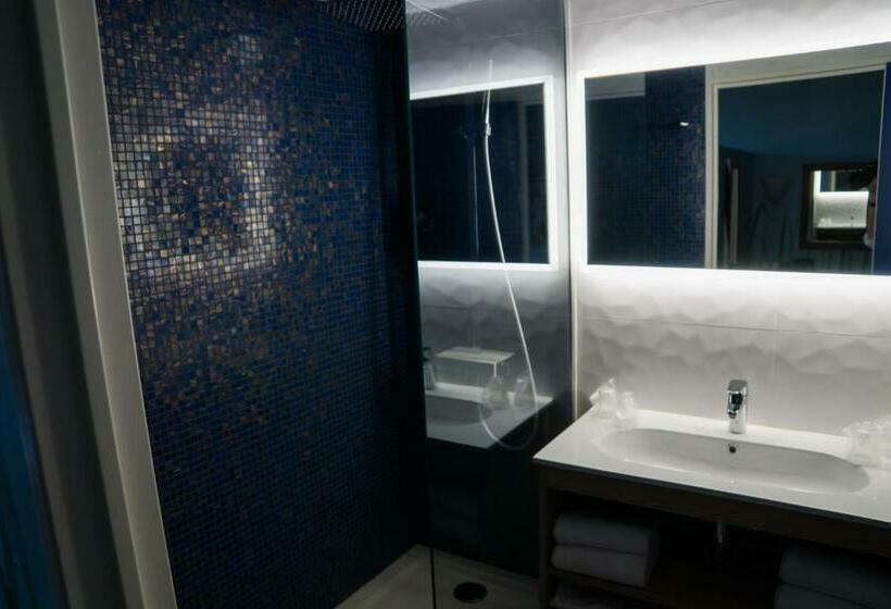 Люкс, Explorers Hotel Marne La Vallée