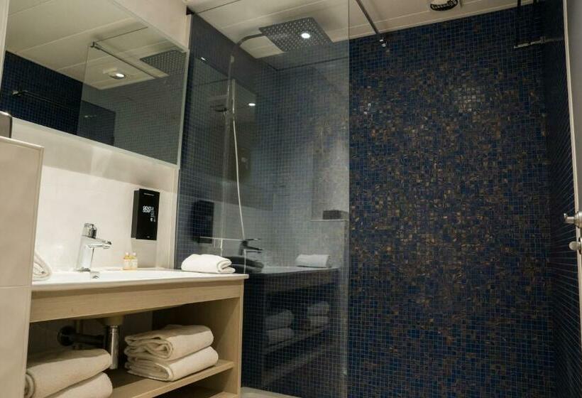 Люкс, Explorers Hotel Marne La Vallée