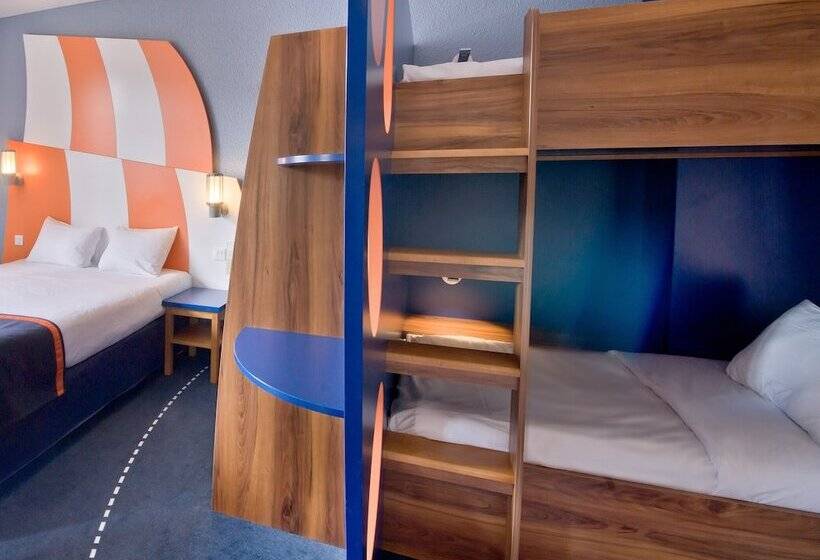 Четырехместный Номер Стандарт, Explorers Hotel Marne La Vallée