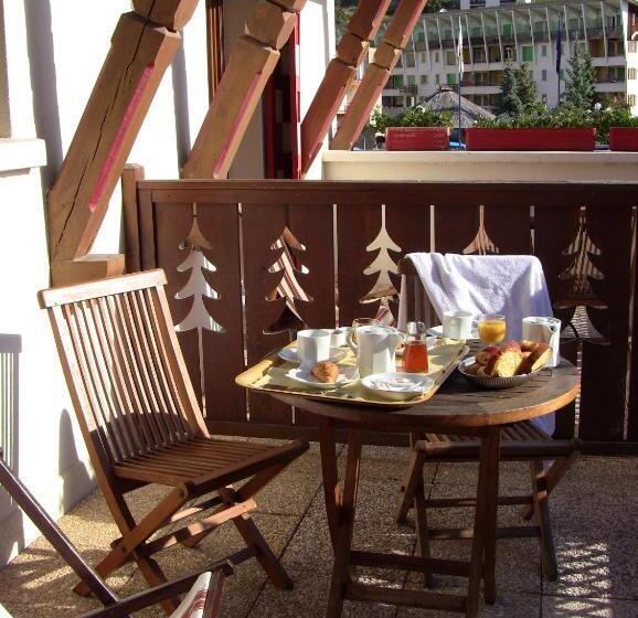 Классический номер с террасой, Le Chalet Suisse