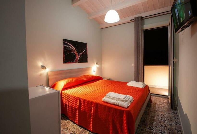 اتاق استاندارد با بالکن, B&b Da Noemi