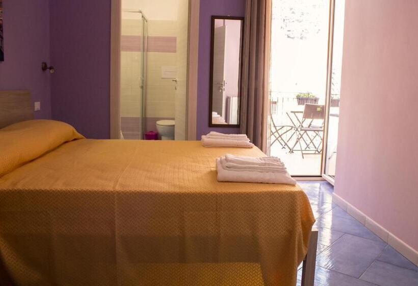 اتاق استاندارد با بالکن, B&b Da Noemi