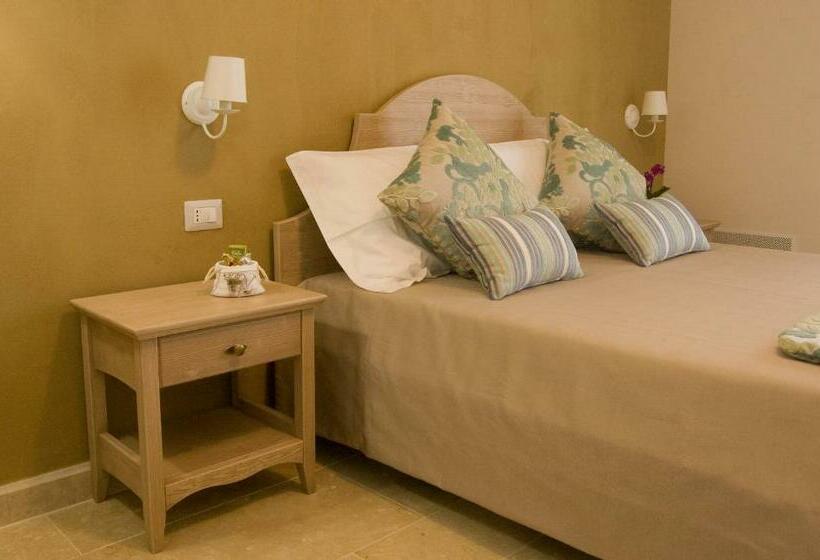 اتاق استاندارد سه تخته با چشم‌انداز باغ, B&b Le Antiche Cisterne