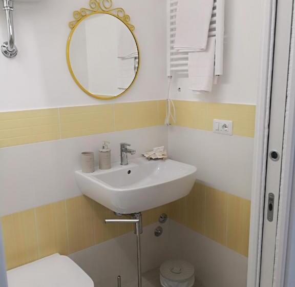 Номер Стандарт Трехместный, Marimà