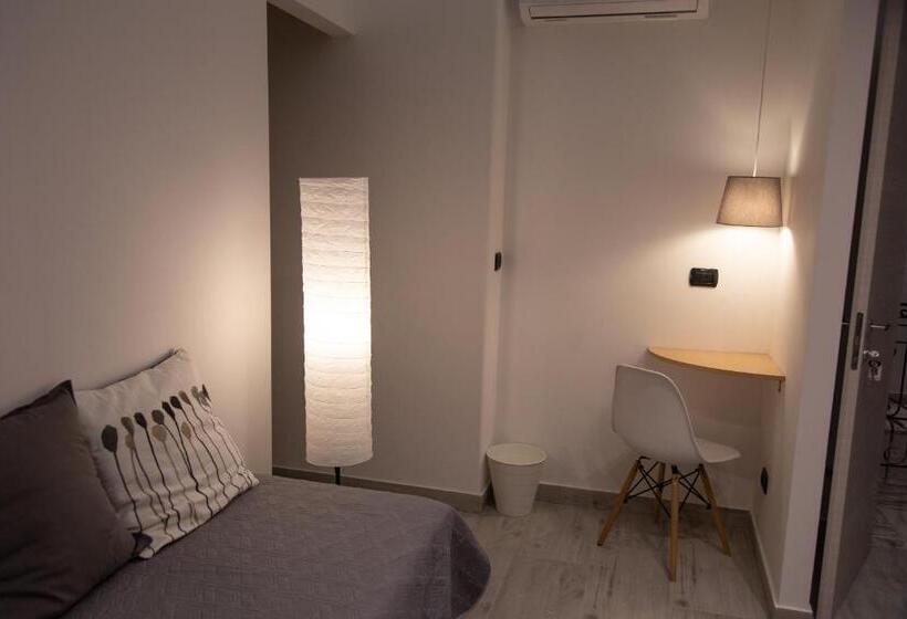 اتاق استاندارد چهار تخته, Up&b Rooms Catania