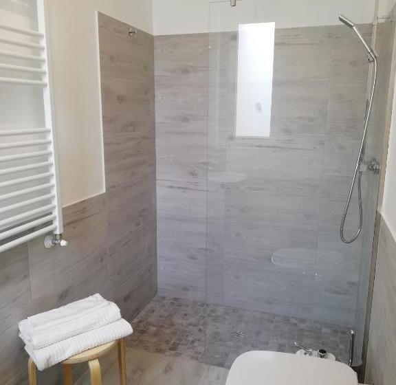 اتاق استاندارد سه نفره, Up&b Rooms Catania