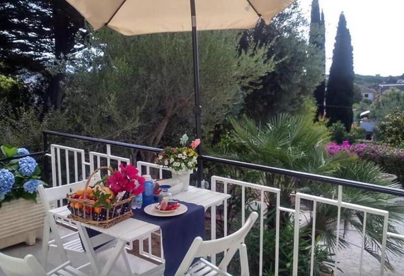 Номер Стандарт с Террасой, Villa Lina B&b