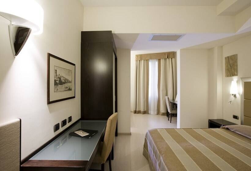 اتاق کلاسیک سه تخته, Fh55 Grand Hotel Mediterraneo