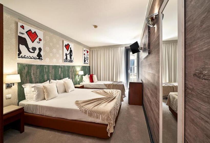 اتاق استاندارد سه نفره, Galeria Suite