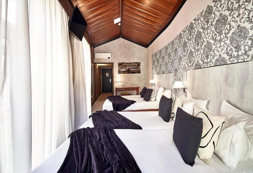 اتاق استاندارد چهار تخته, Galeria Suite