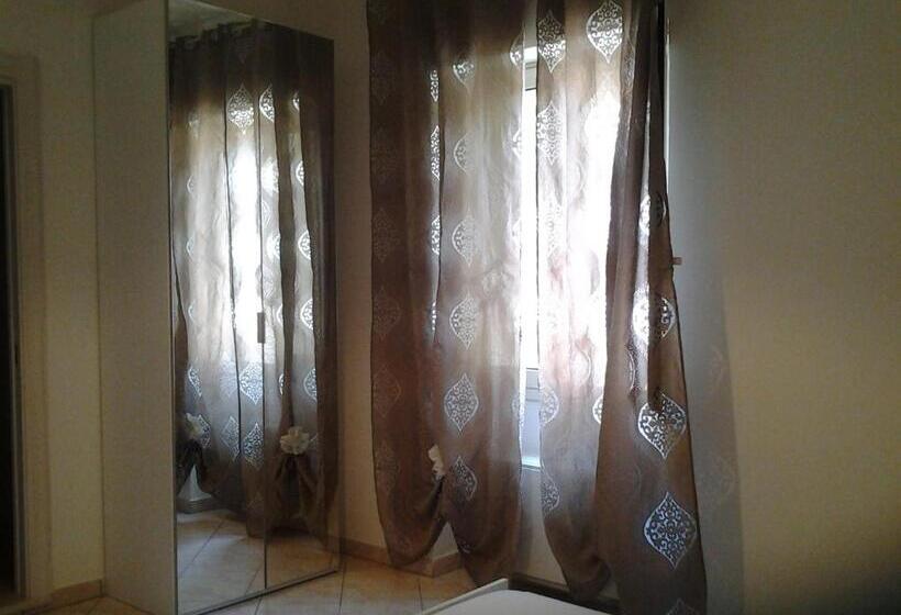 标准间, Mirage B&b