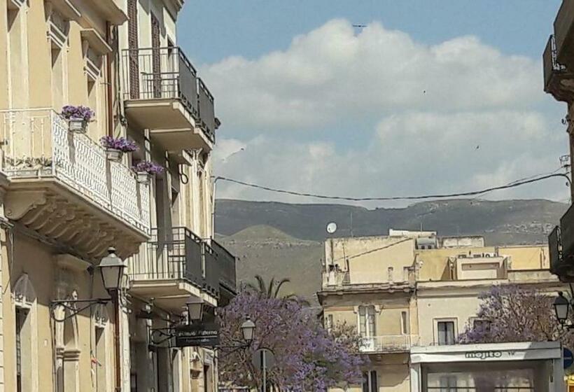 Четырехместный Номер Стандарт с Балконом, Suliscenti Dimora Siciliana B&b