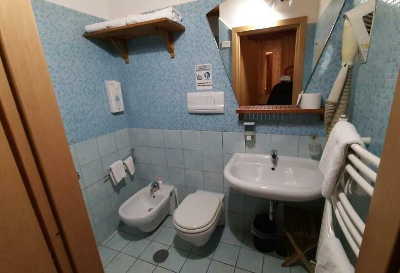 Номер Стандарт Трехместный, Villa Mola Bed And Breakfast