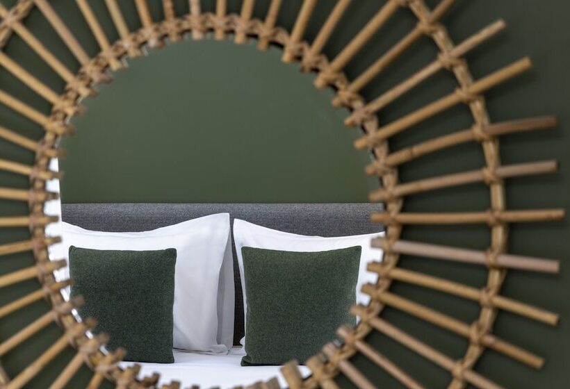 スタンダードルーム, Brady   Gare De L Est