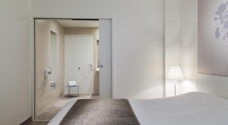 スタンダードシングルルーム, Brady   Gare De L Est