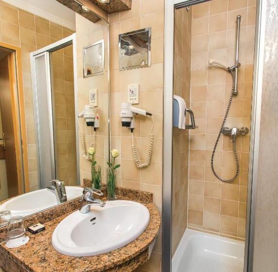 اتاق استاندارد سه نفره, Danubius Hotel Erzsébet City Center