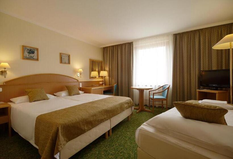 اتاق استاندارد سه نفره, Danubius Hotel Erzsébet City Center