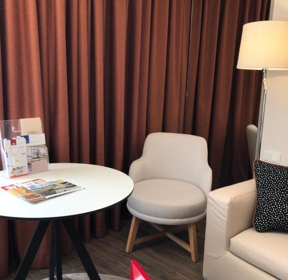 Полулюкс, Danubius Hotel Erzsébet City Center