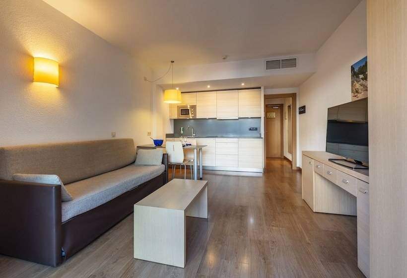 スタンダードスタジオ, Almirall Apartaments