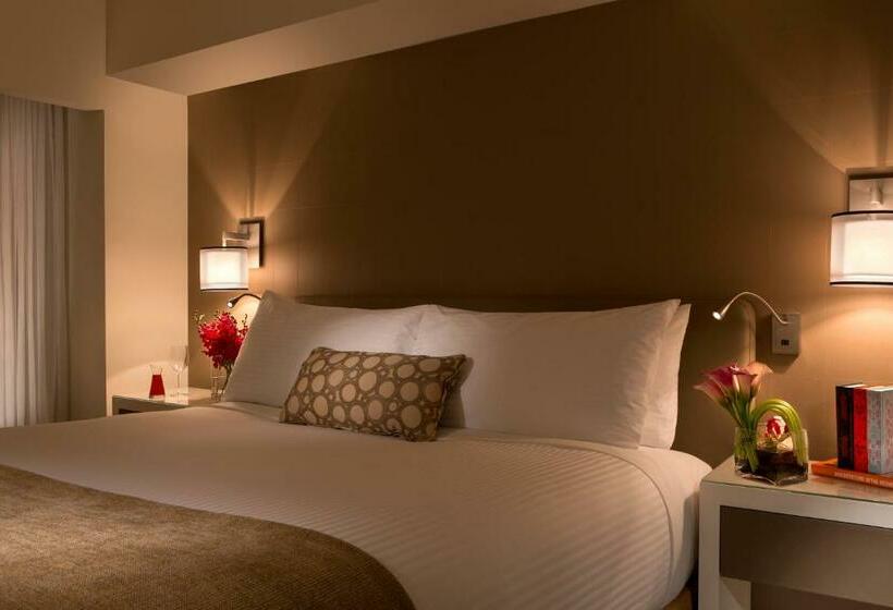 适合残疾人士使用的带超级大床的标准间, Millennium Hilton New York One Un Plaza
