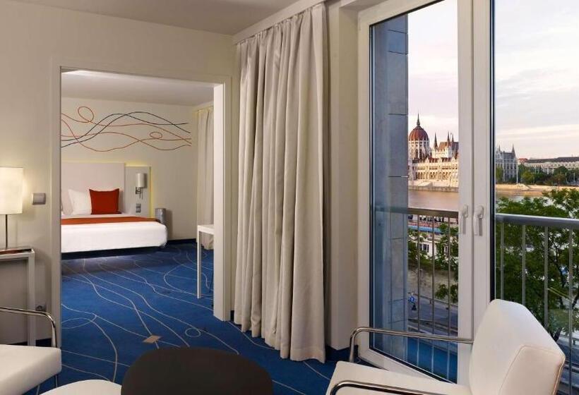 带河湖景观的套房, Park Plaza Budapest