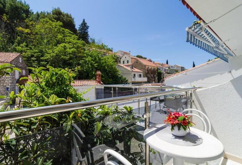 Номер Стандарт с Балконом Вид на Сад, Rooms & Apartments Barišić