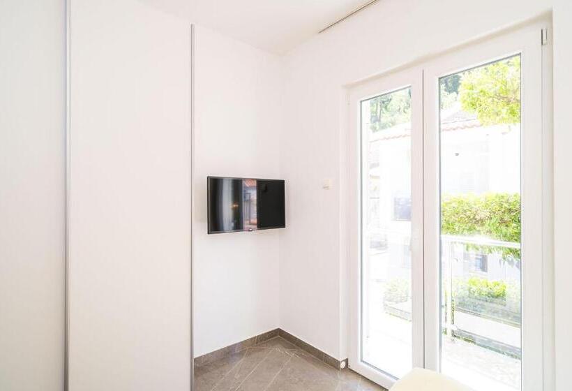 Апартаменты 1 Спальня Вид на Сад, Rooms & Apartments Barišić