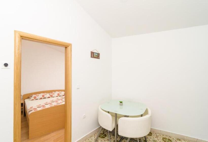 Апартаменты Комфорт 1 Спальня, Rooms & Apartments Barišić
