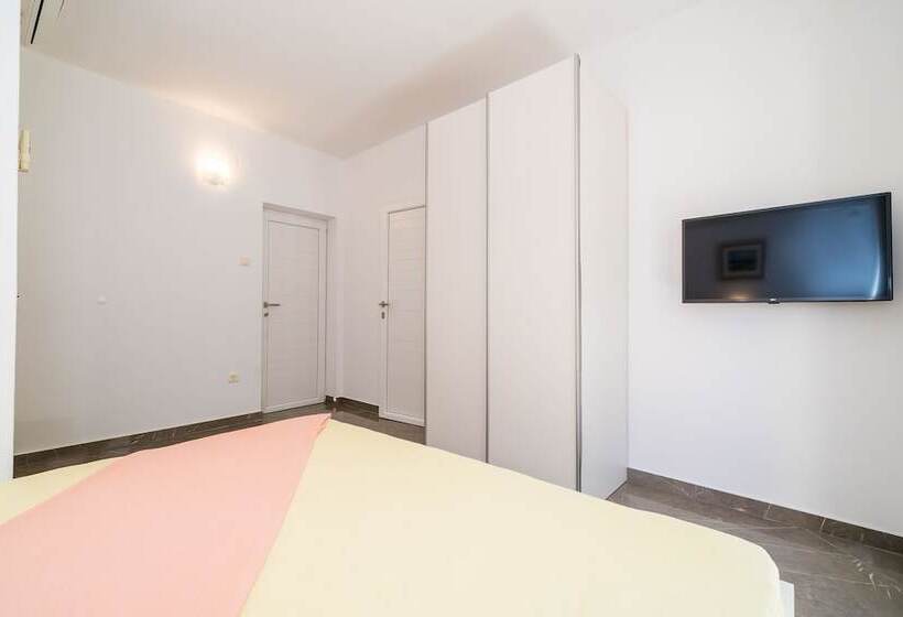 Апартаменты 1 Спальня Вид на Сад, Rooms & Apartments Barišić