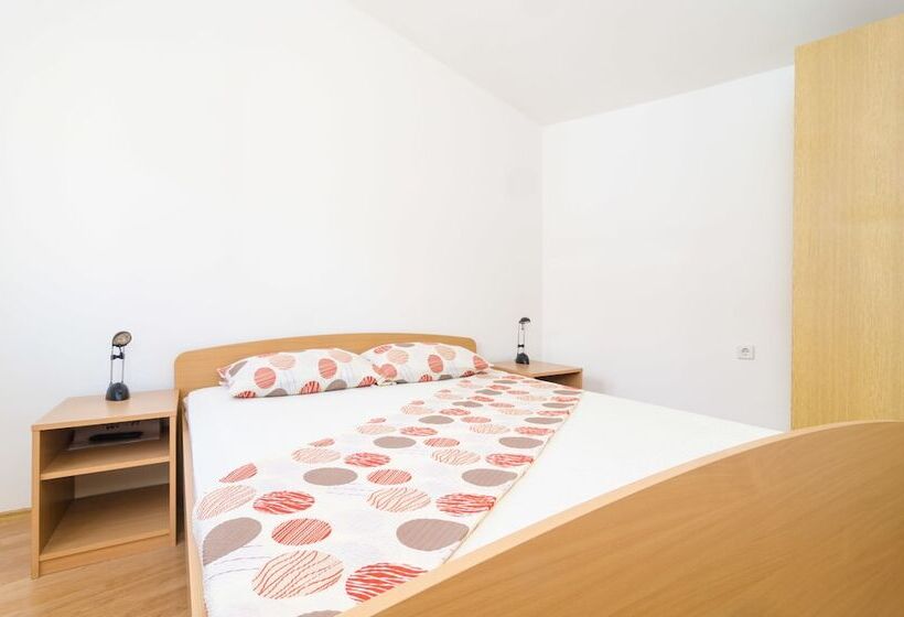 Апартаменты Комфорт 1 Спальня, Rooms & Apartments Barišić