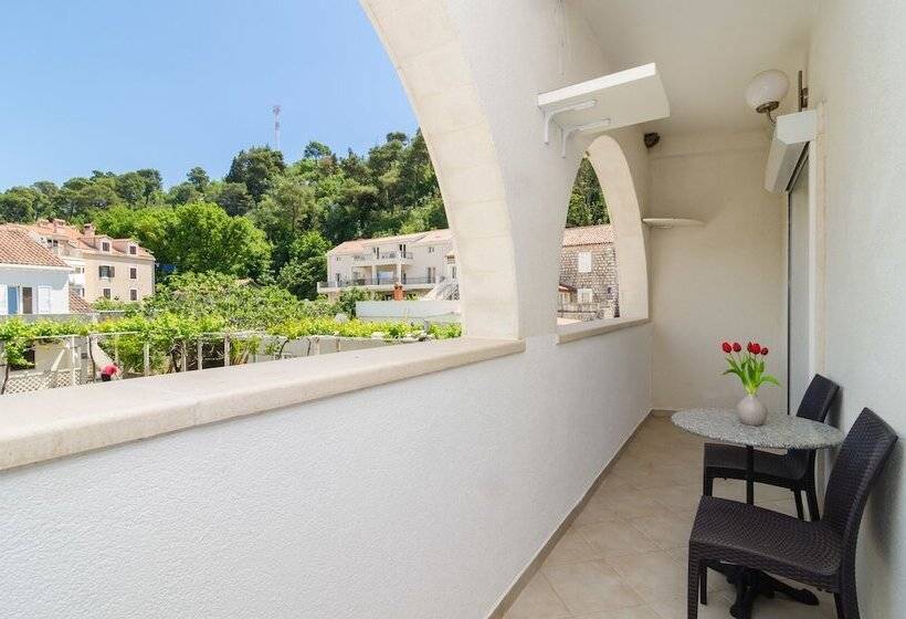 Superior studio with garden view, Rooms & Apartments Barišić