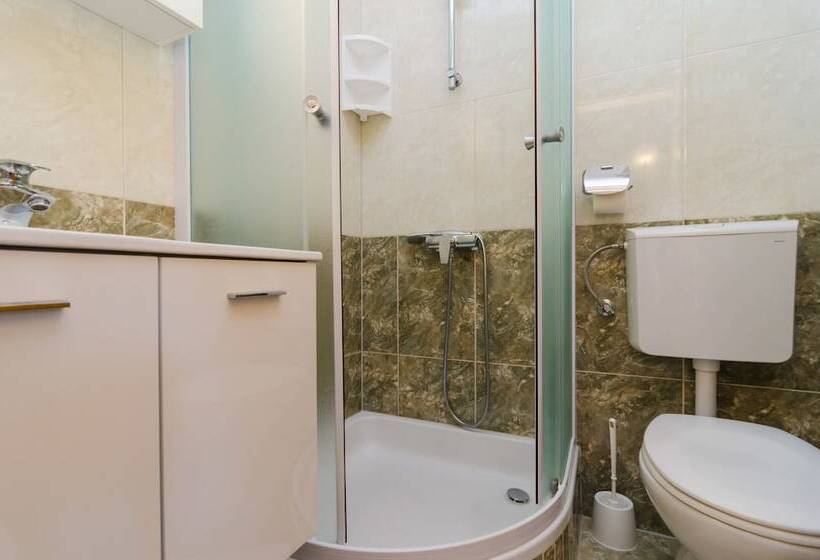 Номер Стандарт Вид на Город, Rooms & Apartments Barišić