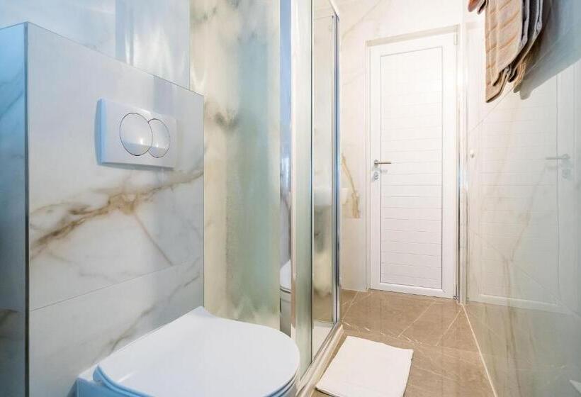 Номер Стандарт с Балконом Вид на Сад, Rooms & Apartments Barišić