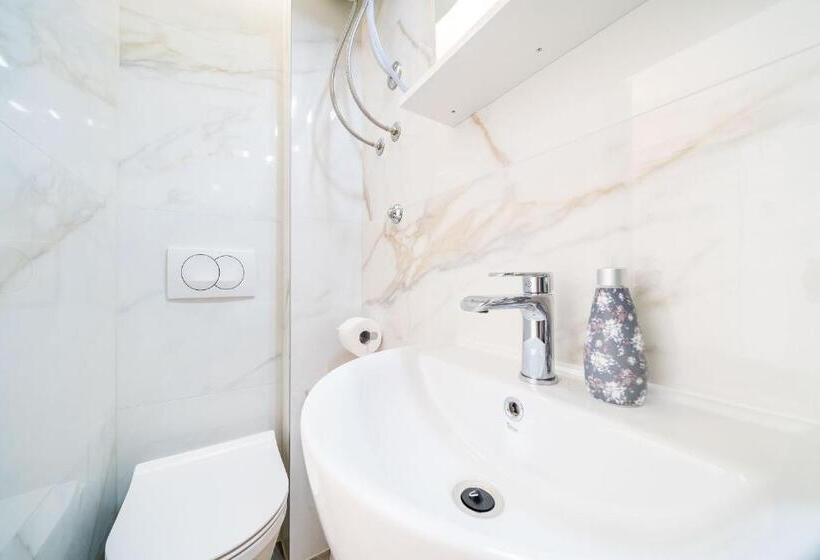 Номер Стандарт Вид на Сад, Rooms & Apartments Barišić