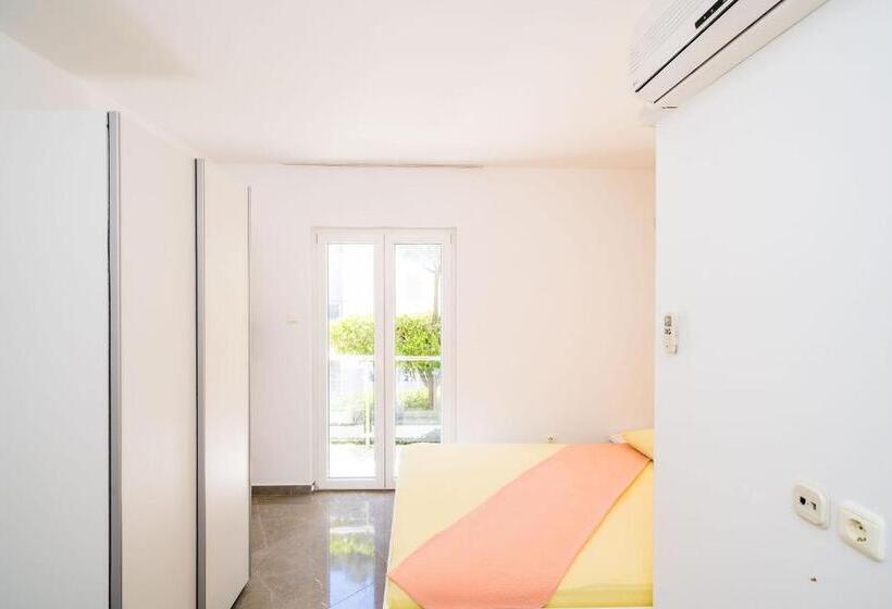 Апартаменты 1 Спальня Вид на Сад, Rooms & Apartments Barišić