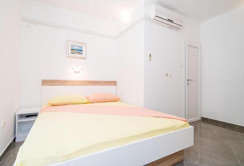 Апартаменты 1 Спальня Вид на Сад, Rooms & Apartments Barišić
