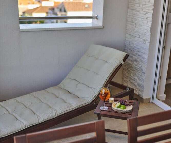 آپارتمان 1 خوابه با بالکن, Arancini Residence
