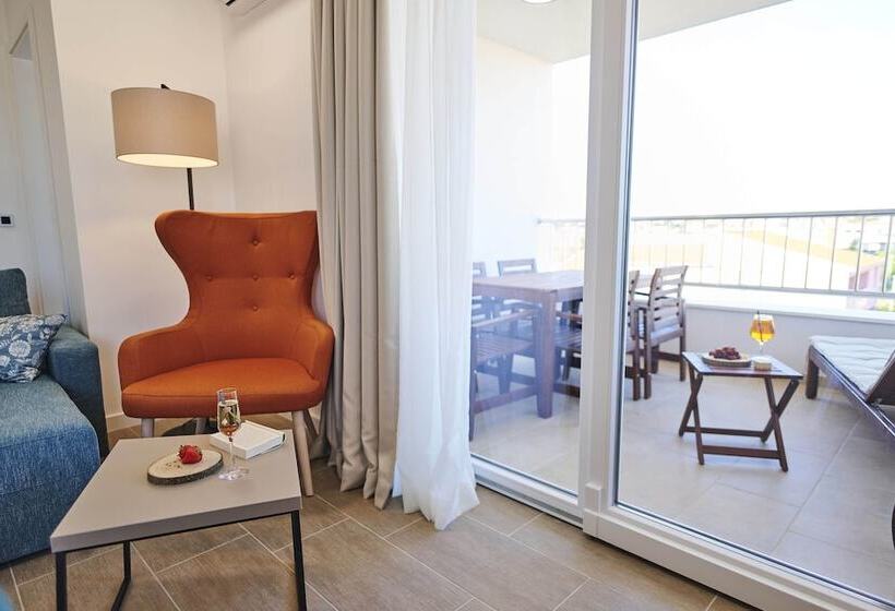آپارتمان 2 خوابه با بالکن, Arancini Residence