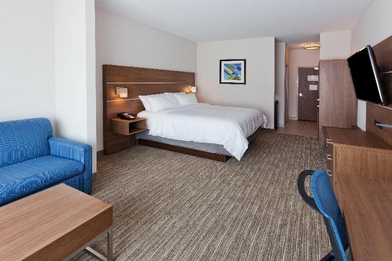 장애인을 위한 스위트, Holiday Inn Express & Suites   Fayetteville, An Ihg