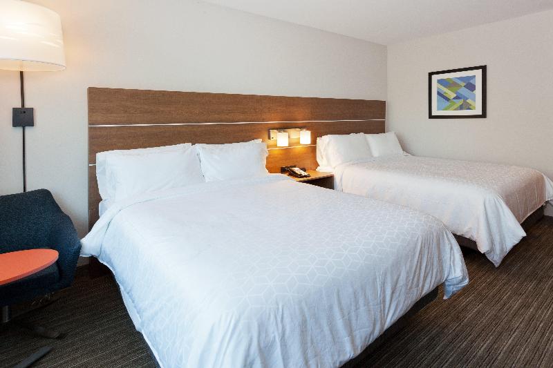 장애인을 위한 스위트, Holiday Inn Express & Suites   Fayetteville, An Ihg
