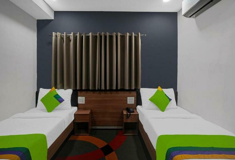 Номер Стандарт, Treebo Wow, Surat Station