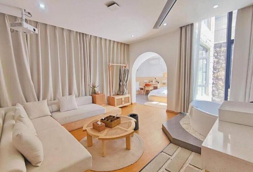 Номер Стандарт Вид на Озеро, Aishe Honeymoon Sea View Guesthouse