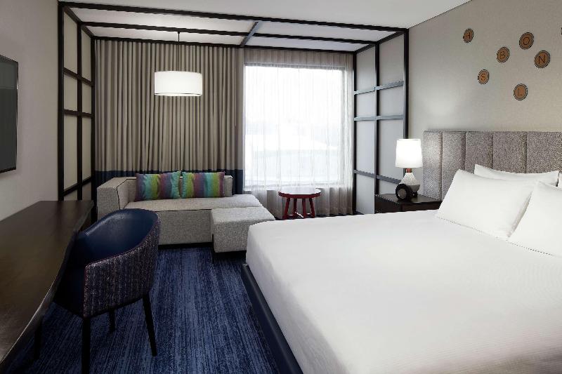 キングサイズベッドのスタンダードルーム, Doubletree By Hilton Montreal
