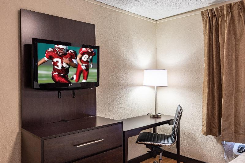 Номер Superior, Red Roof Plus+ & Suites Atlanta Airport South